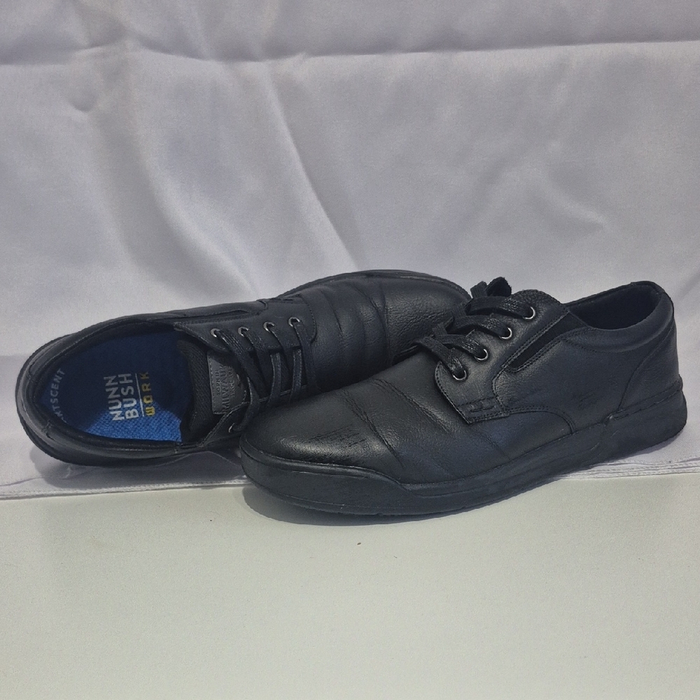 Nunn Bush Black Leather Oxfords - Picture 2 of 4